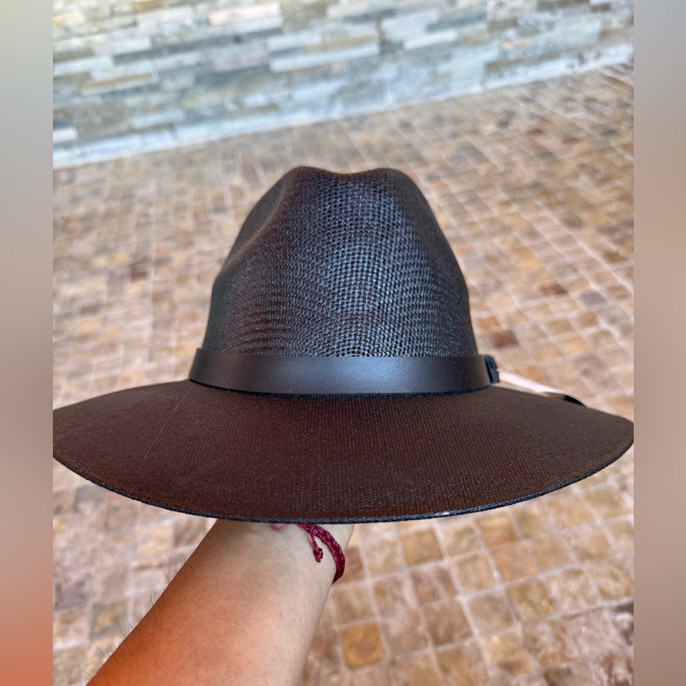 Black unisex hat